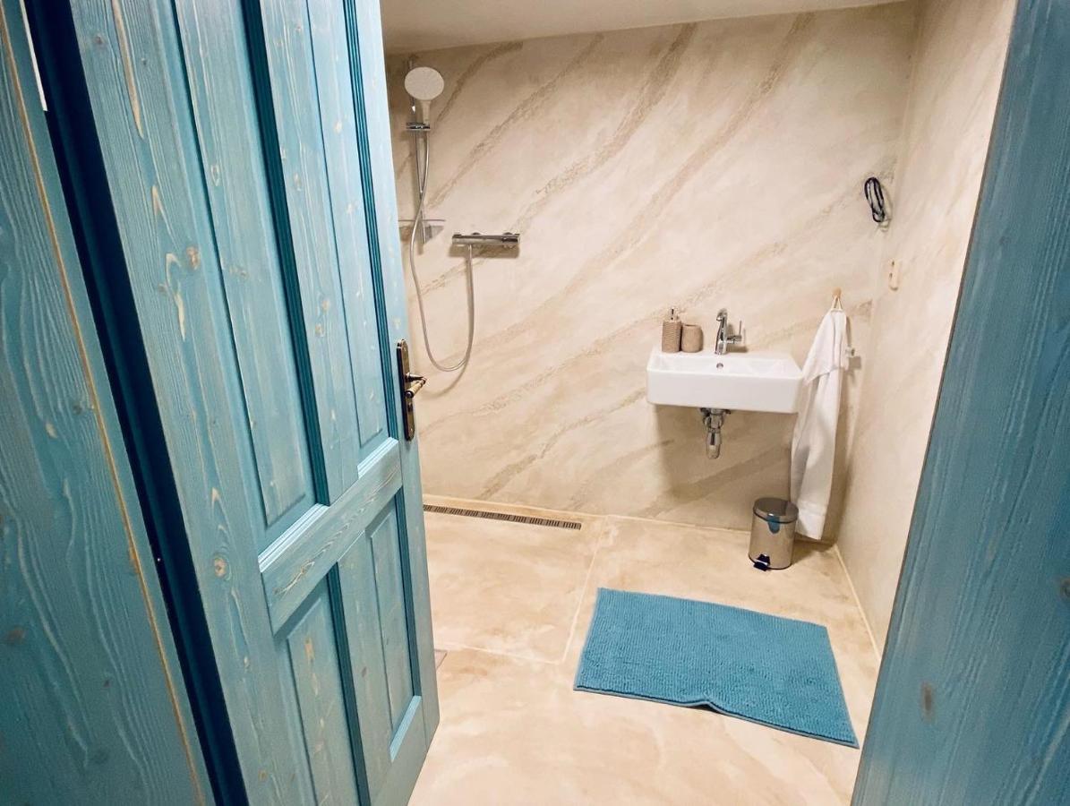 Penzion - Vinarstvi Hanus Blucina Bagian luar foto