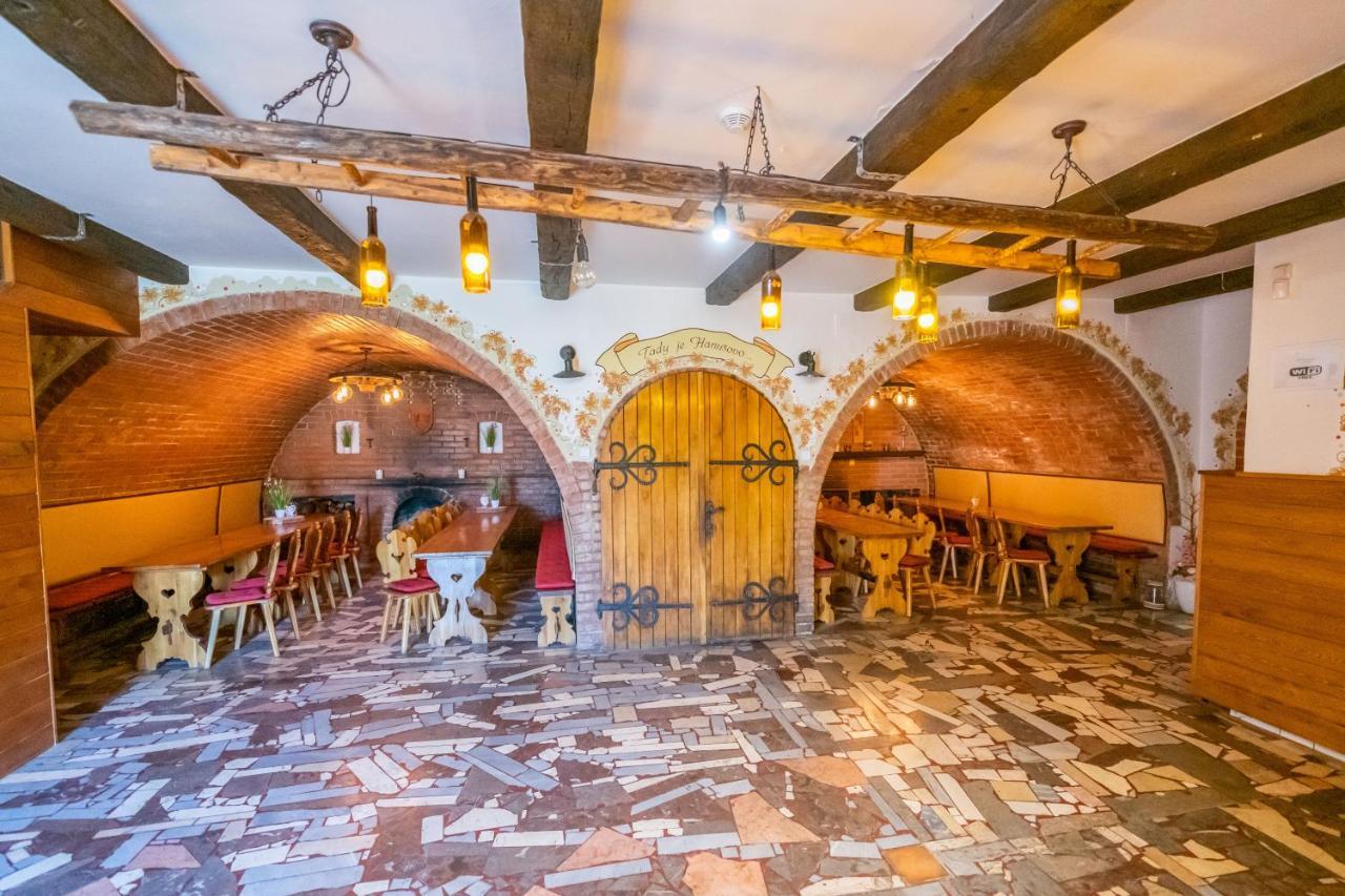 Penzion - Vinarstvi Hanus Blucina Bagian luar foto