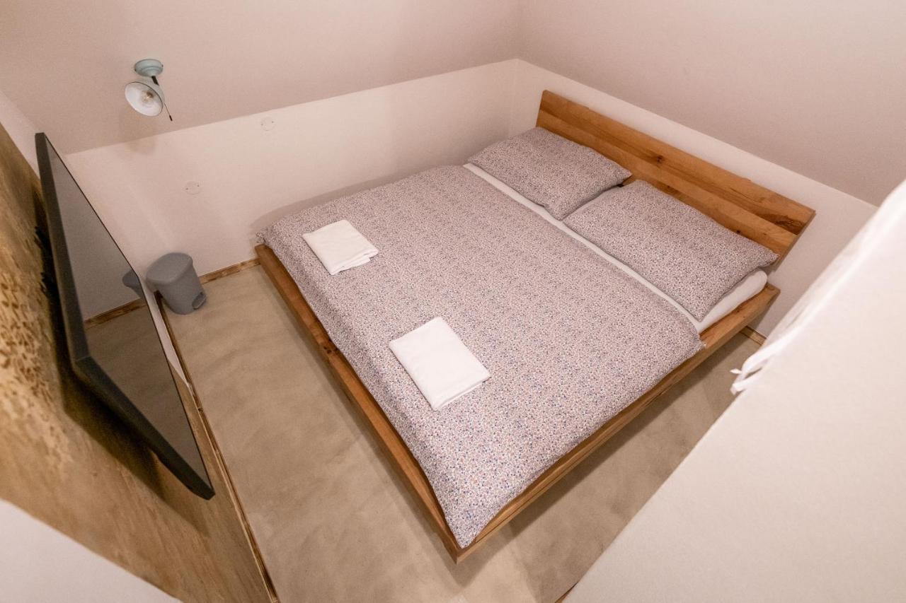 Penzion - Vinarstvi Hanus Blucina Bagian luar foto