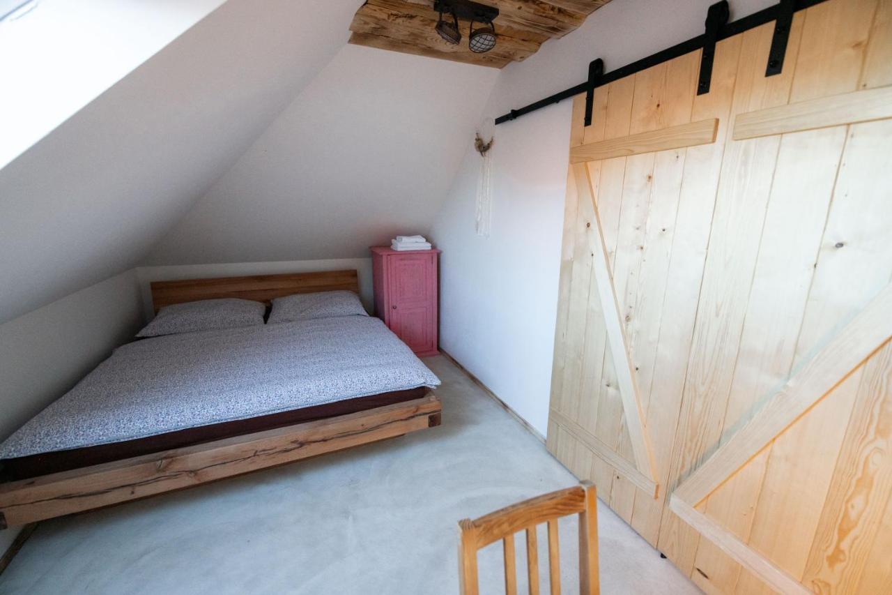 Penzion - Vinarstvi Hanus Blucina Bagian luar foto